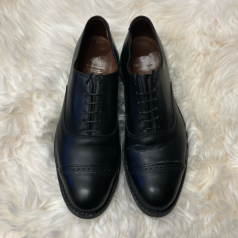 Allen Edmonds black leather men’s dress shoes in original box